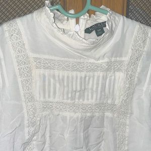 White long sleeve blouse